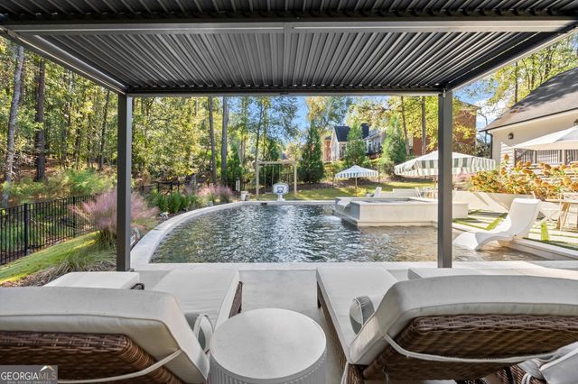 370 Woodcreek Lane, Fayetteville, GA 30215