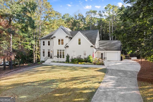 370 Woodcreek Lane, Fayetteville, GA 30215