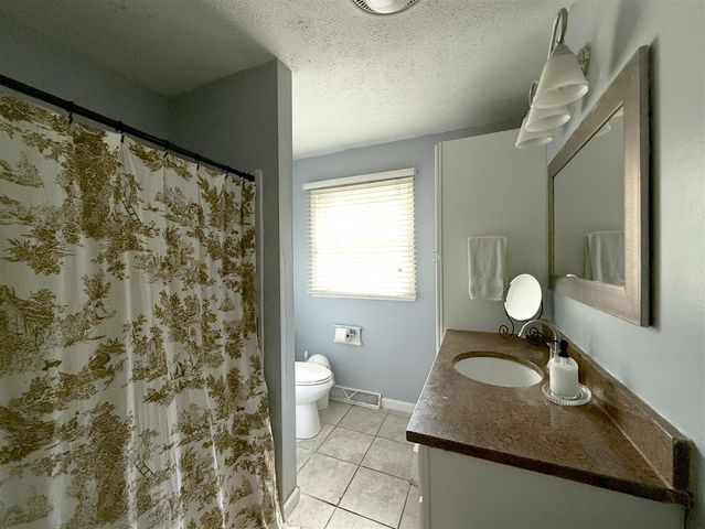 16613 Hemlock Drive, Spring Lake, MI 49456