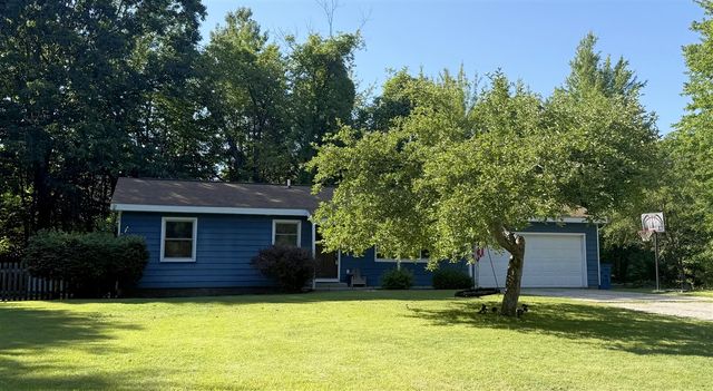16613 Hemlock Drive, Spring Lake, MI 49456