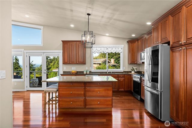 2301 Overview Drive NE, Tacoma, WA 98422