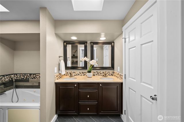 2301 Overview Drive NE, Tacoma, WA 98422