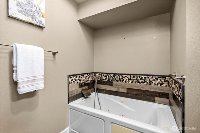 2301 Overview Drive NE, Tacoma, WA 98422