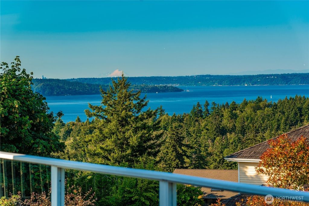 2301 Overview Drive NE, Tacoma, WA 98422