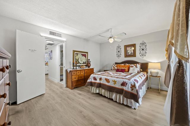 200 Village Green Circle E 202, Palm Springs, FL 33461
