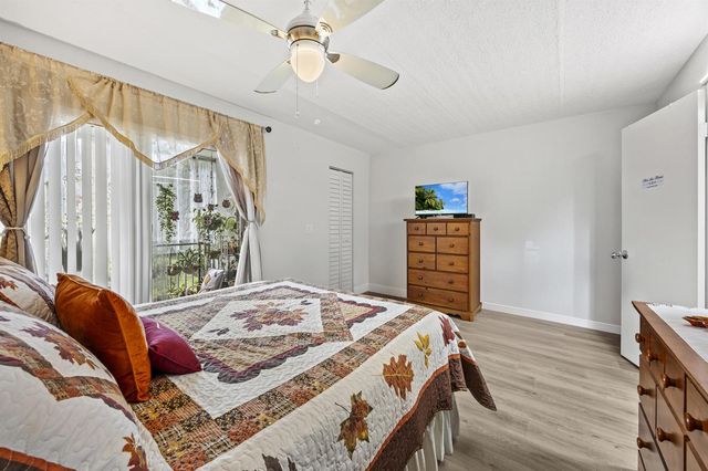 200 Village Green Circle E 202, Palm Springs, FL 33461