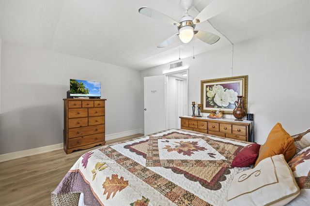 200 Village Green Circle E 202, Palm Springs, FL 33461