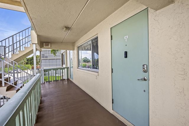 200 Village Green Circle E 202, Palm Springs, FL 33461