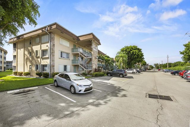 200 Village Green Circle E 202, Palm Springs, FL 33461