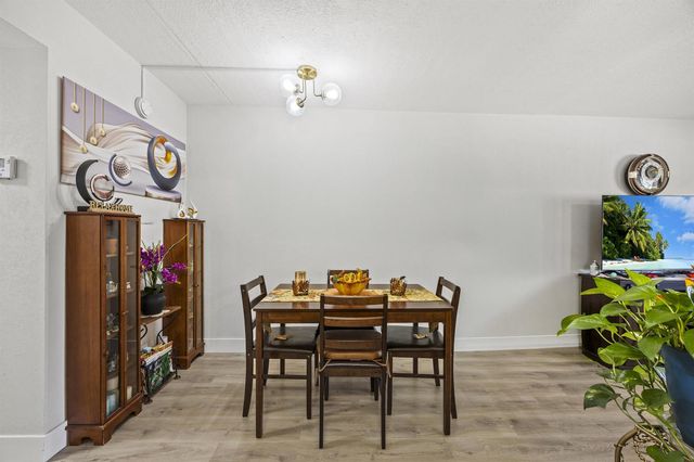 200 Village Green Circle E 202, Palm Springs, FL 33461