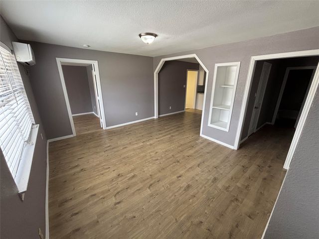 2705 Belzise Terrace, Fort Worth, TX 76104