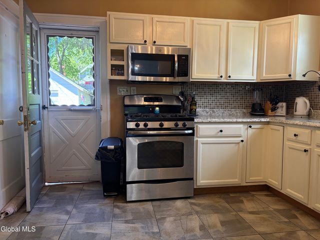 11 Rankin Avenue, Troy, NY 12180