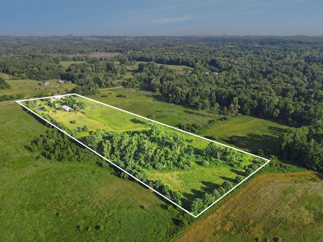 579 38th Street, Allegan, MI 49010