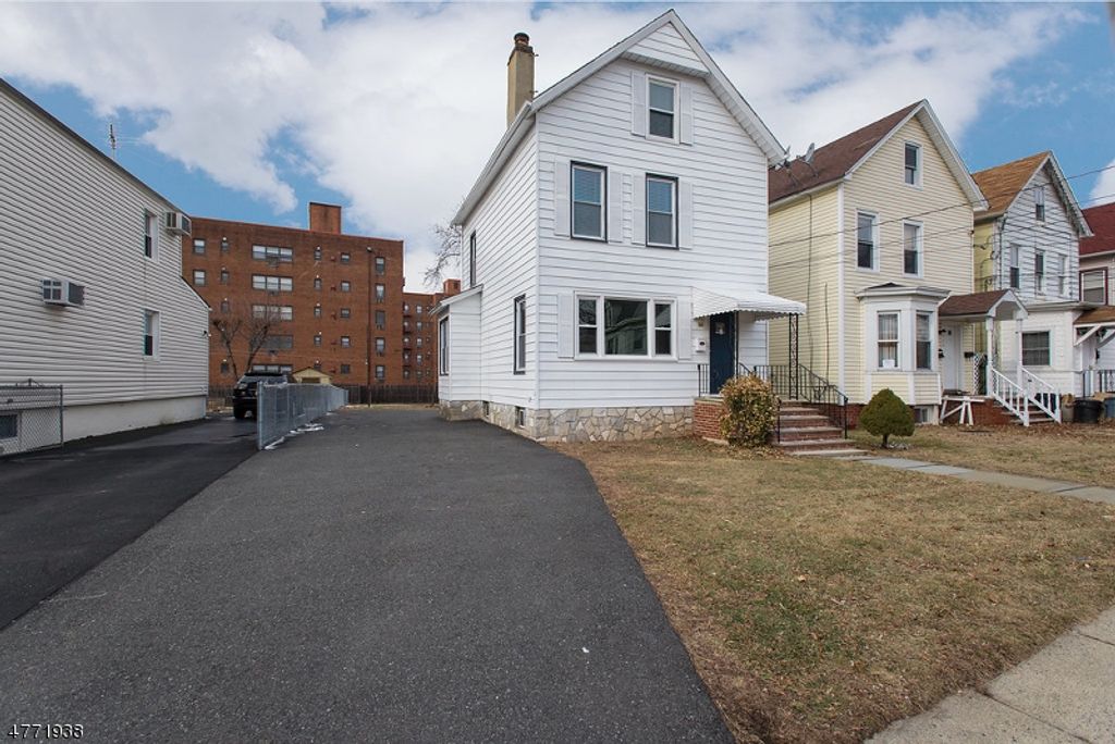 108 Thomas St, Bloomfield Twp., NJ 07003