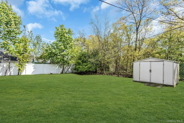 159 Kingfisher Road, Levittown, NY 11756