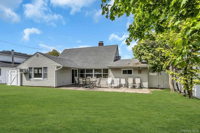 159 Kingfisher Road, Levittown, NY 11756