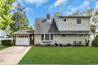 159 Kingfisher Road, Levittown, NY 11756