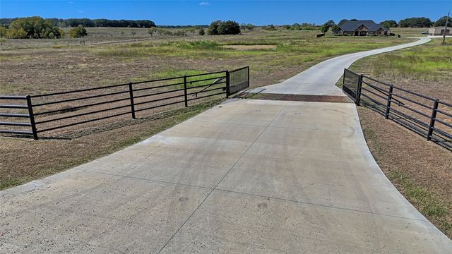 1150 Lone Star Road, Bowie, TX 76230