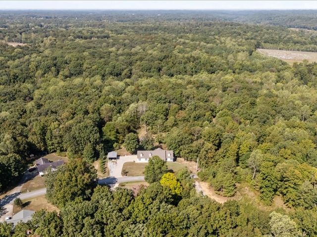 116 Stewart Ln, Waverly, TN 37185