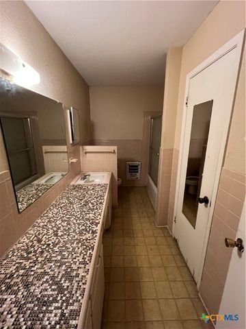 1504 E Central Avenue, Temple, TX 76501