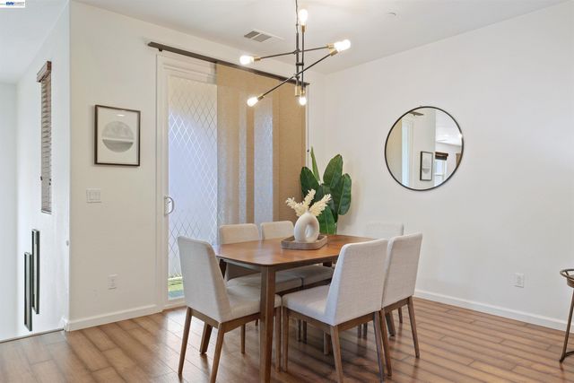 238 Paso Roble Cmn, Fremont, CA 94539