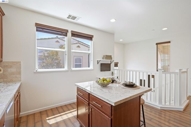 238 Paso Roble Cmn, Fremont, CA 94539