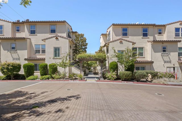 238 Paso Roble Cmn, Fremont, CA 94539