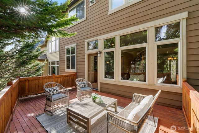 2936 258th Place SE, Sammamish, WA 98075