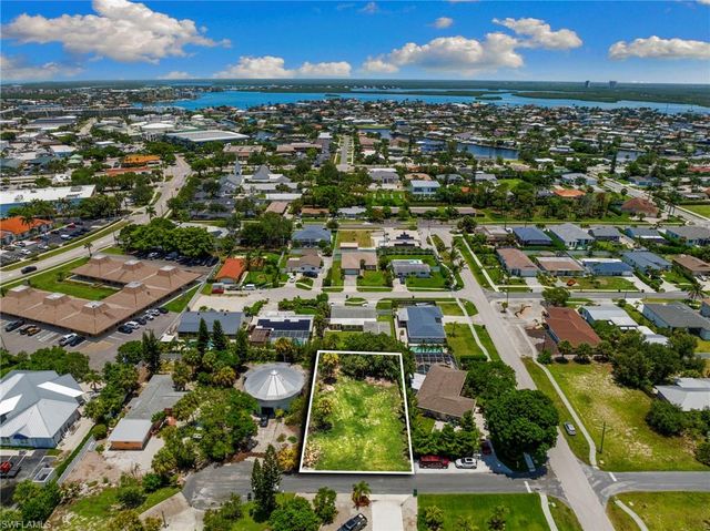 410 Quail DR, Marco Island, FL 34145