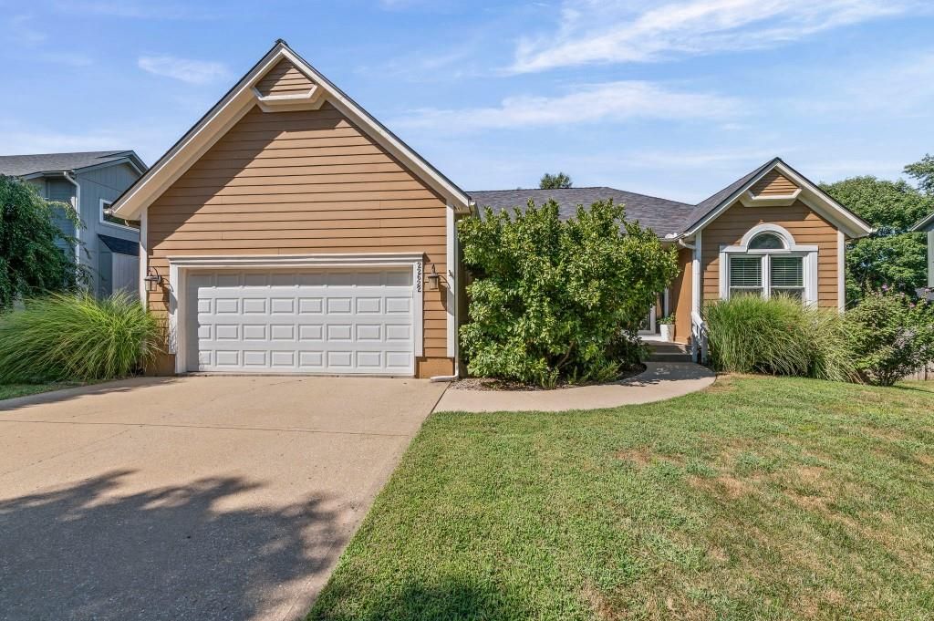 22622 W 49th Terrace, Shawnee, KS 66226