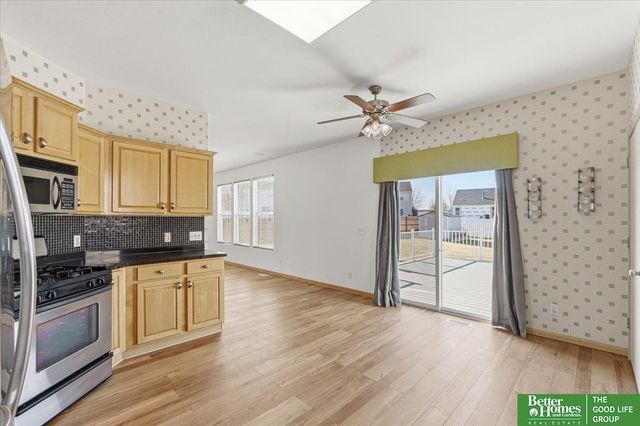 2102 Sunburst Drive, Papillion, NE 68046