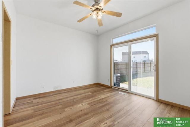 2102 Sunburst Drive, Papillion, NE 68046