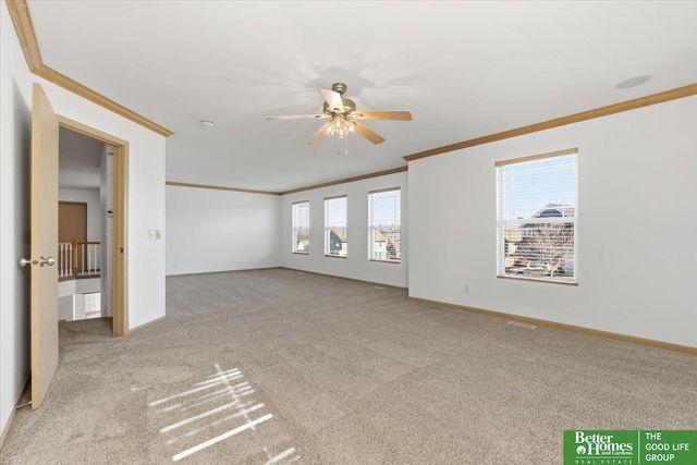 2102 Sunburst Drive, Papillion, NE 68046