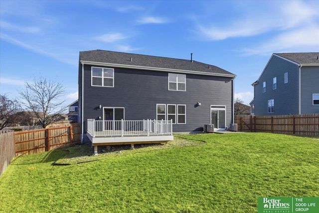 2102 Sunburst Drive, Papillion, NE 68046