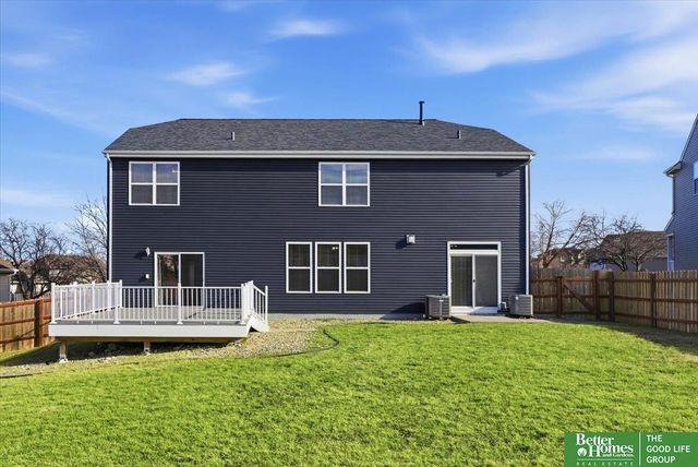 2102 Sunburst Drive, Papillion, NE 68046