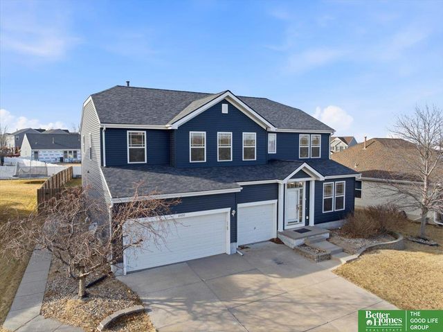 2102 Sunburst Drive, Papillion, NE 68046
