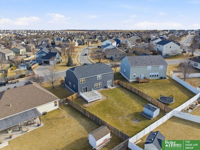 2102 Sunburst Drive, Papillion, NE 68046