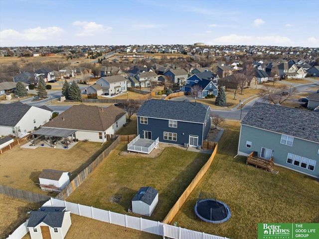 2102 Sunburst Drive, Papillion, NE 68046