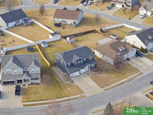 2102 Sunburst Drive, Papillion, NE 68046