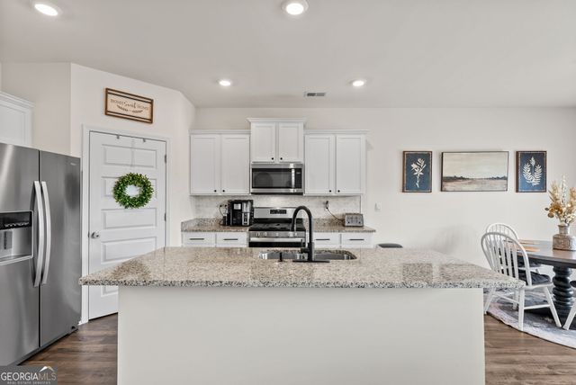 915 Graham Campbell Lane, Statham, GA 30666