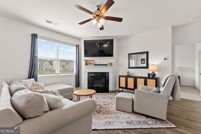915 Graham Campbell Lane, Statham, GA 30666