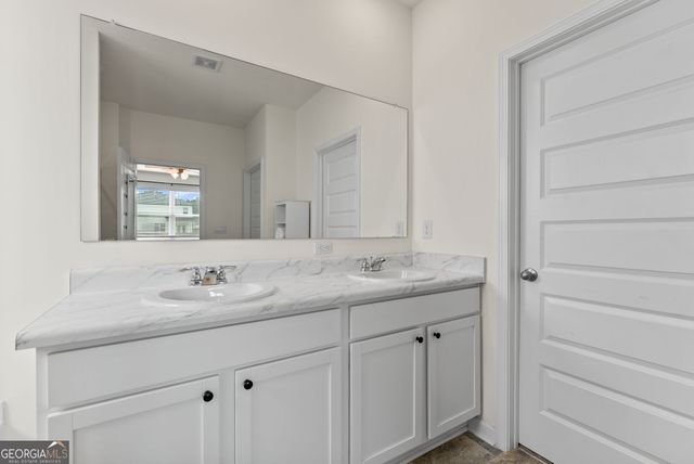 915 Graham Campbell Lane, Statham, GA 30666