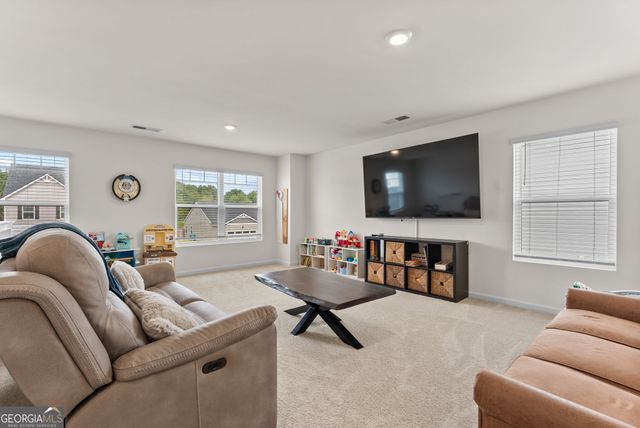 915 Graham Campbell Lane, Statham, GA 30666