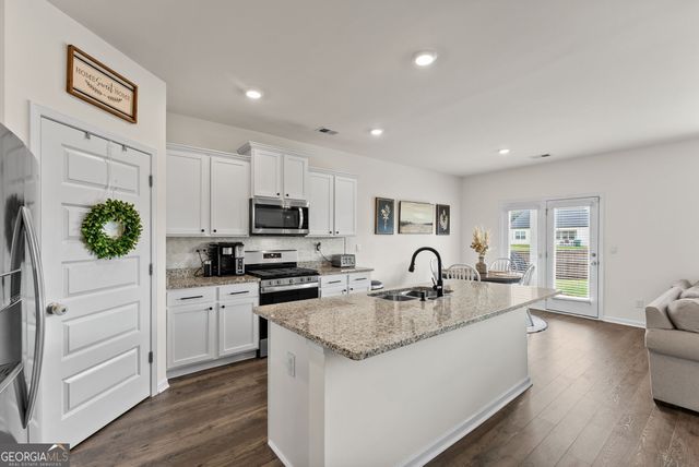 915 Graham Campbell Lane, Statham, GA 30666