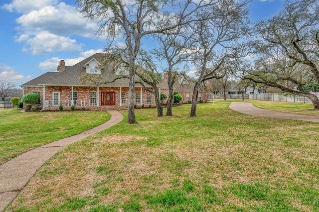 3111 Rockbridge Road, Waco, TX 76657