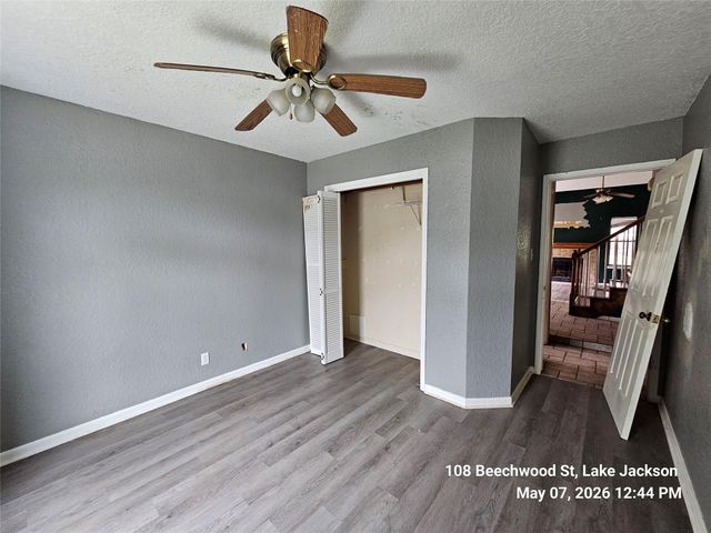 108 Beechwood Street, Lake Jackson, TX 77566