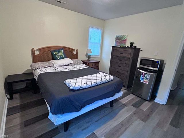 9573 6th Bay ST, Norfolk, VA 23518