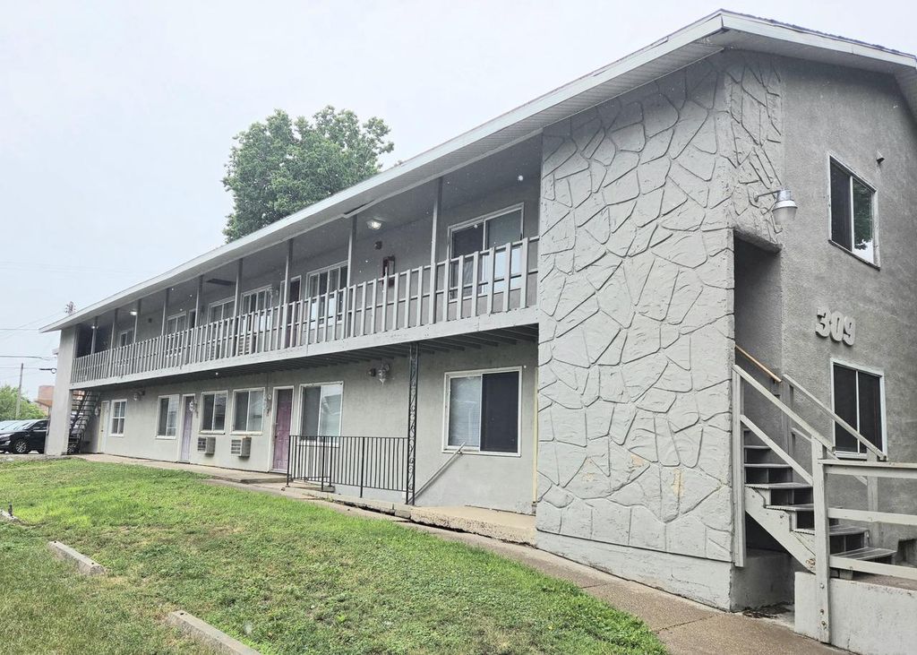 309 9th STREET N, La Crosse, WI 54601