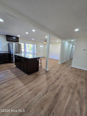 75 Pineland Woods Drive, Whiteville, NC 28472