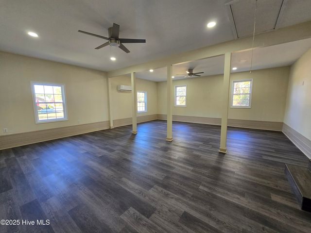 75 Pineland Woods Drive, Whiteville, NC 28472